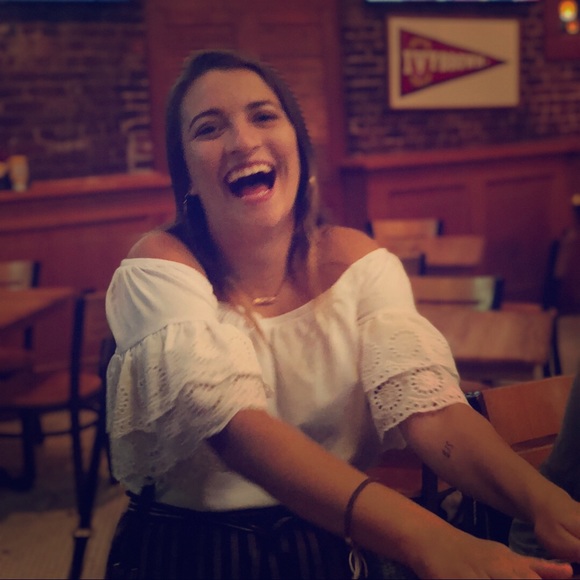 Meet Your Posher, Emma! - Picture 1 of 8